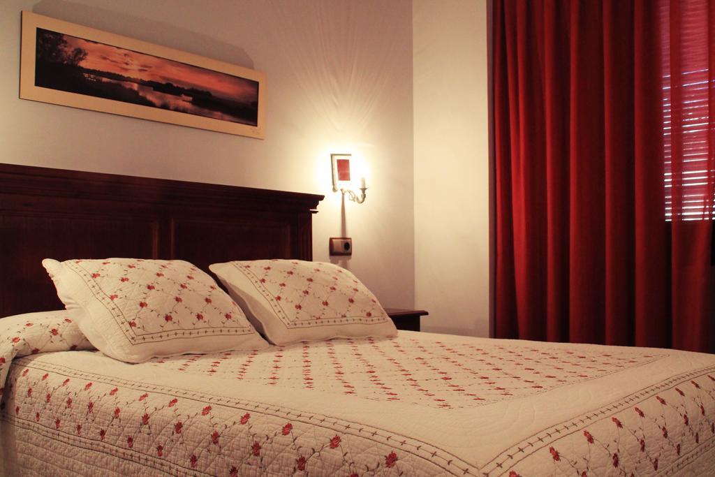 Hotel Dona Manuela ไดมิเอล ภายนอก รูปภาพ